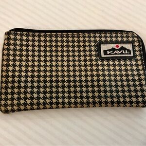 KAVU clutch